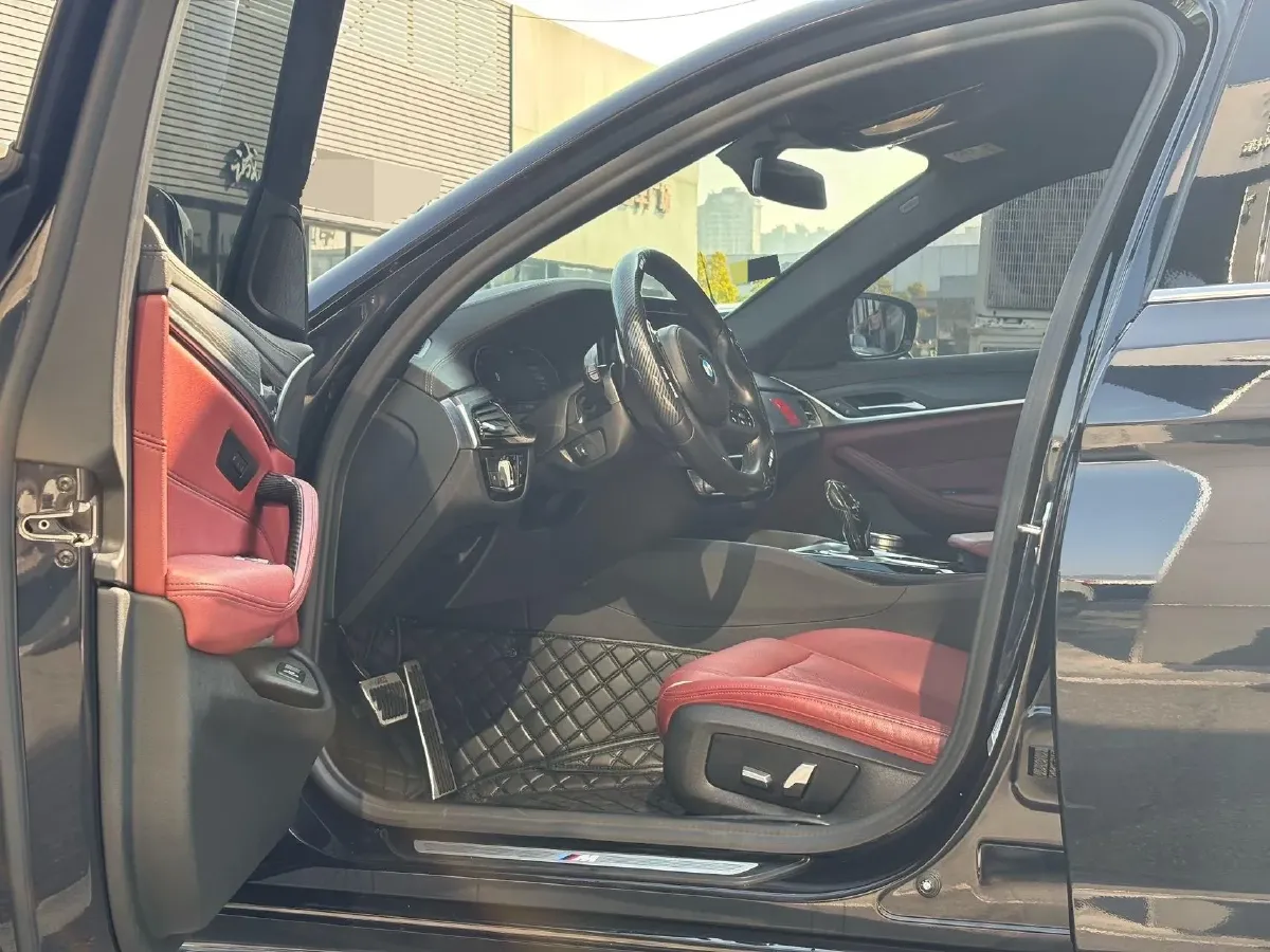 2022 BMW 5 Series 2.0T 252HP L4 8AT,autocango,china used car exporter,china ev exporter,chinese used car exporter,chinese used ev exporter