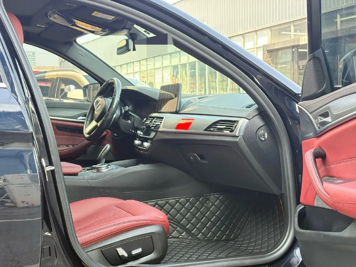 2022 BMW 5 Series 2.0T 252HP L4 8AT,autocango,china used car exporter,china ev exporter,chinese used car exporter,chinese used ev exporter