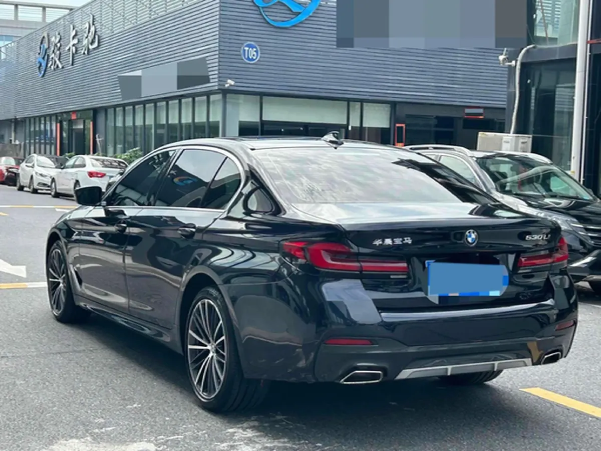 2022 BMW 5 Series 2.0T 252HP L4 8AT,autocango,china used car exporter,china ev exporter,chinese used car exporter,chinese used ev exporter