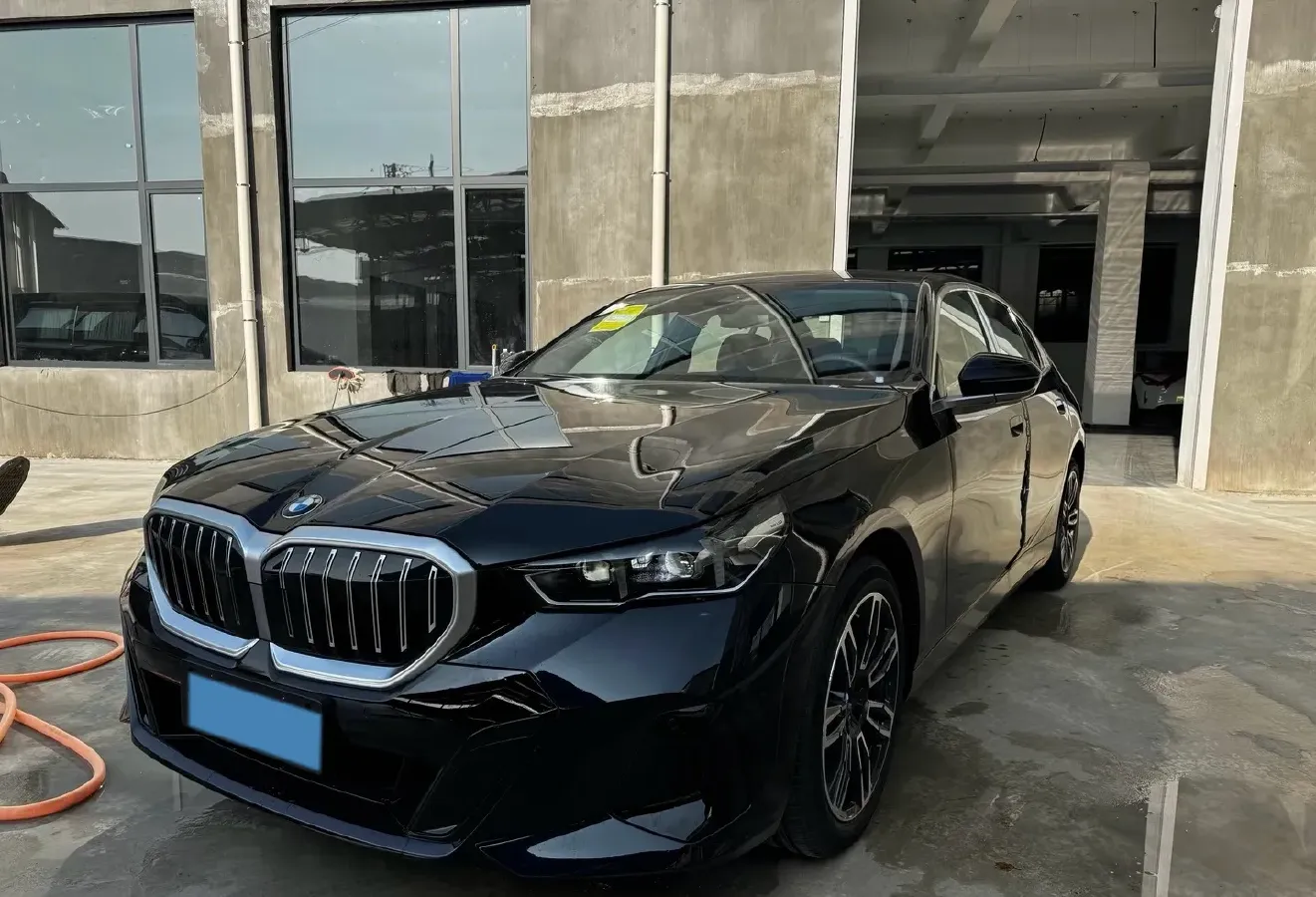 2024 BMW 5 Series 2.0T 190HP L4 8AT,autocango,china used car exporter,china ev exporter,chinese used car exporter,chinese used ev exporter