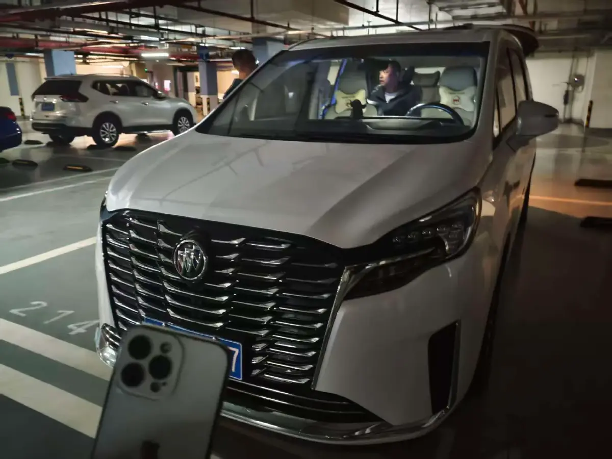 2023 Buick GL8 2.0T 237HP L4 9AT