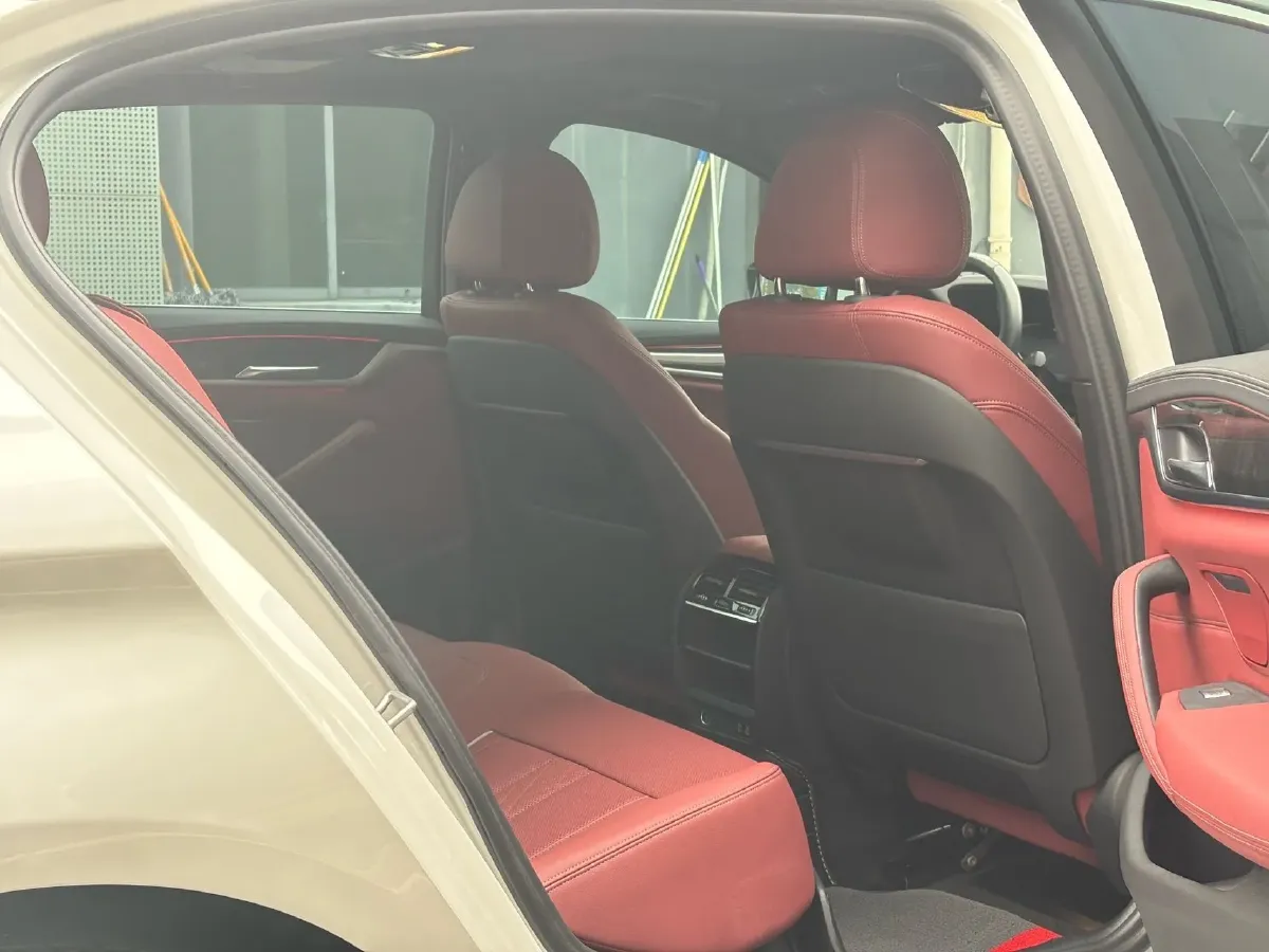 2022 BMW 5 Series 2.0T 184HP L4 8AT,autocango,china used car exporter,china ev exporter,chinese used car exporter,chinese used ev exporter