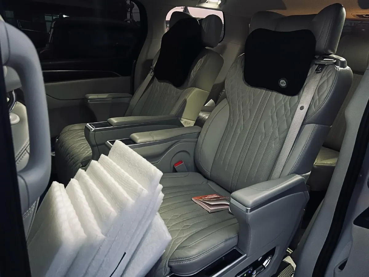 2022 Buick GL8 2.0T 237HP L4 9AT,autocango,china used car exporter,china ev exporter,chinese used car exporter,chinese used ev exporter