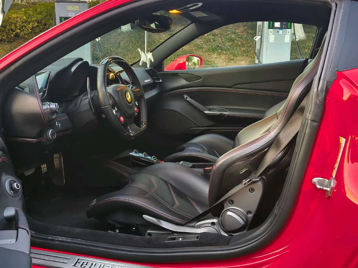 2015 Ferrari 488 3.9T 670HP V8 7DCT,autocango,china used car exporter,china ev exporter,chinese used car exporter,chinese used ev exporter