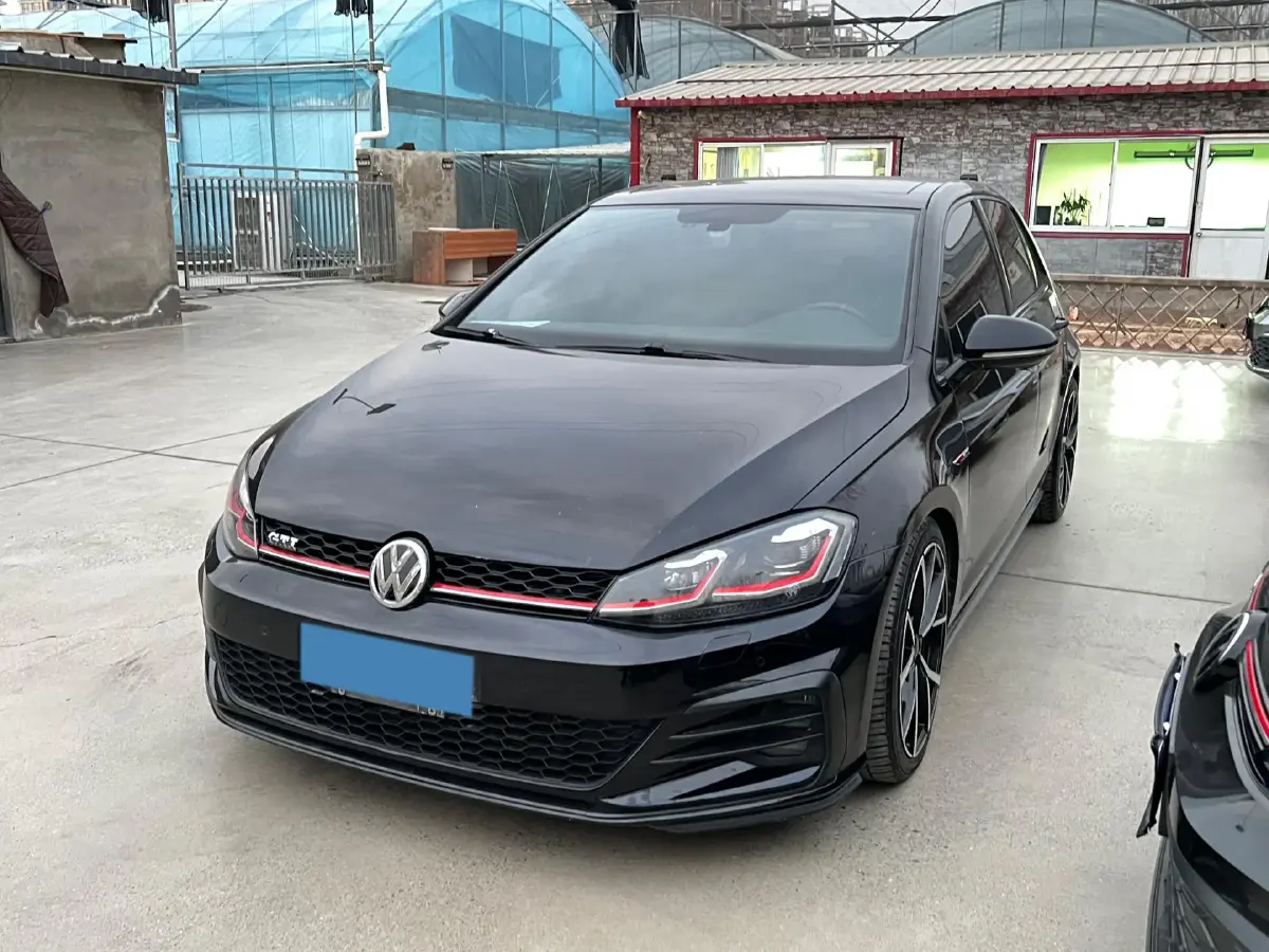 2018 Volkswagen GolfGTI 2.0T 220HP L4 7DCT