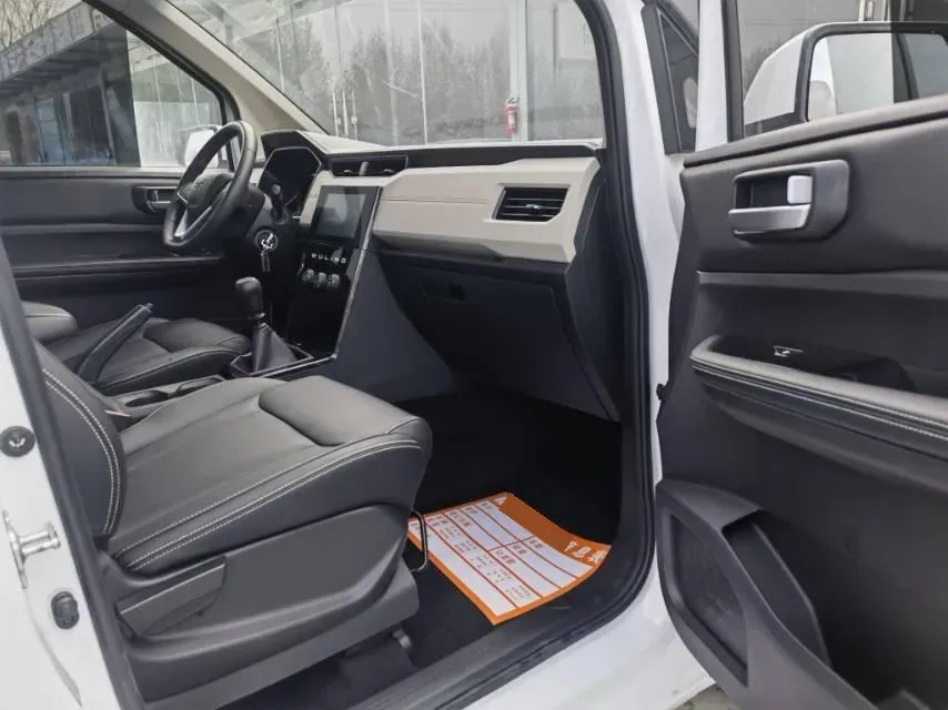 2021 WuLing ZhengChen 1.5T 147HP L4 6MT,autocango,china used car exporter,china ev exporter,chinese used car exporter,chinese used ev exporter