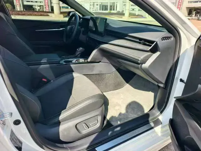 2025 Toyota Camry 2.0L 152HP L4 E-CVT Hybrid,autocango,china used car exporter,china ev exporter,chinese used car exporter,chinese used ev exporter