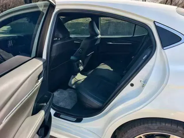 2025 Toyota Camry 2.0L 152HP L4 E-CVT Hybrid,autocango,china used car exporter,china ev exporter,chinese used car exporter,chinese used ev exporter