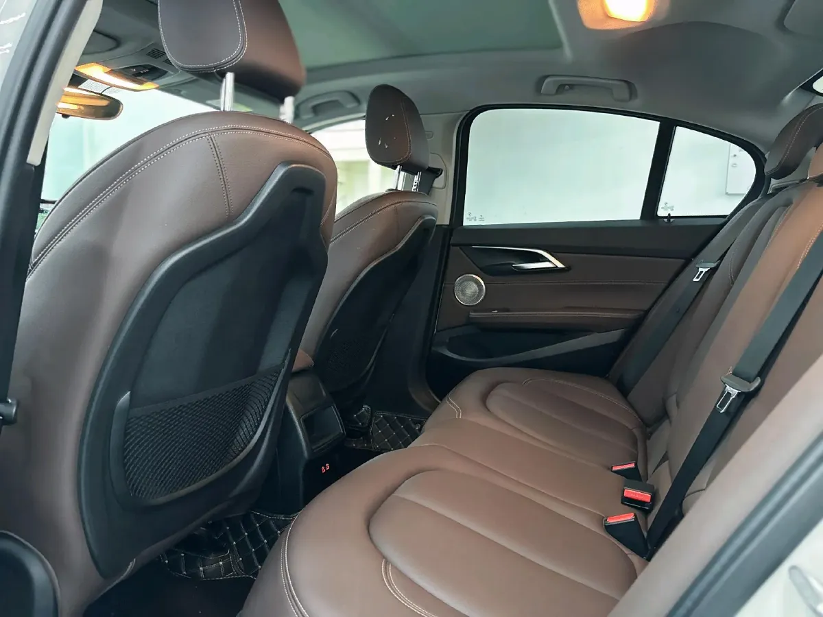 2021 BMW 1 Series 1.5T 140HP L3 7DCT,autocango,china used car exporter,china ev exporter,chinese used car exporter,chinese used ev exporter