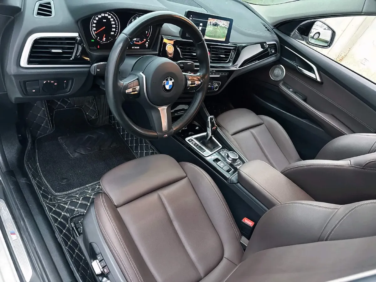 2021 BMW 1 Series 1.5T 140HP L3 7DCT,autocango,china used car exporter,china ev exporter,chinese used car exporter,chinese used ev exporter