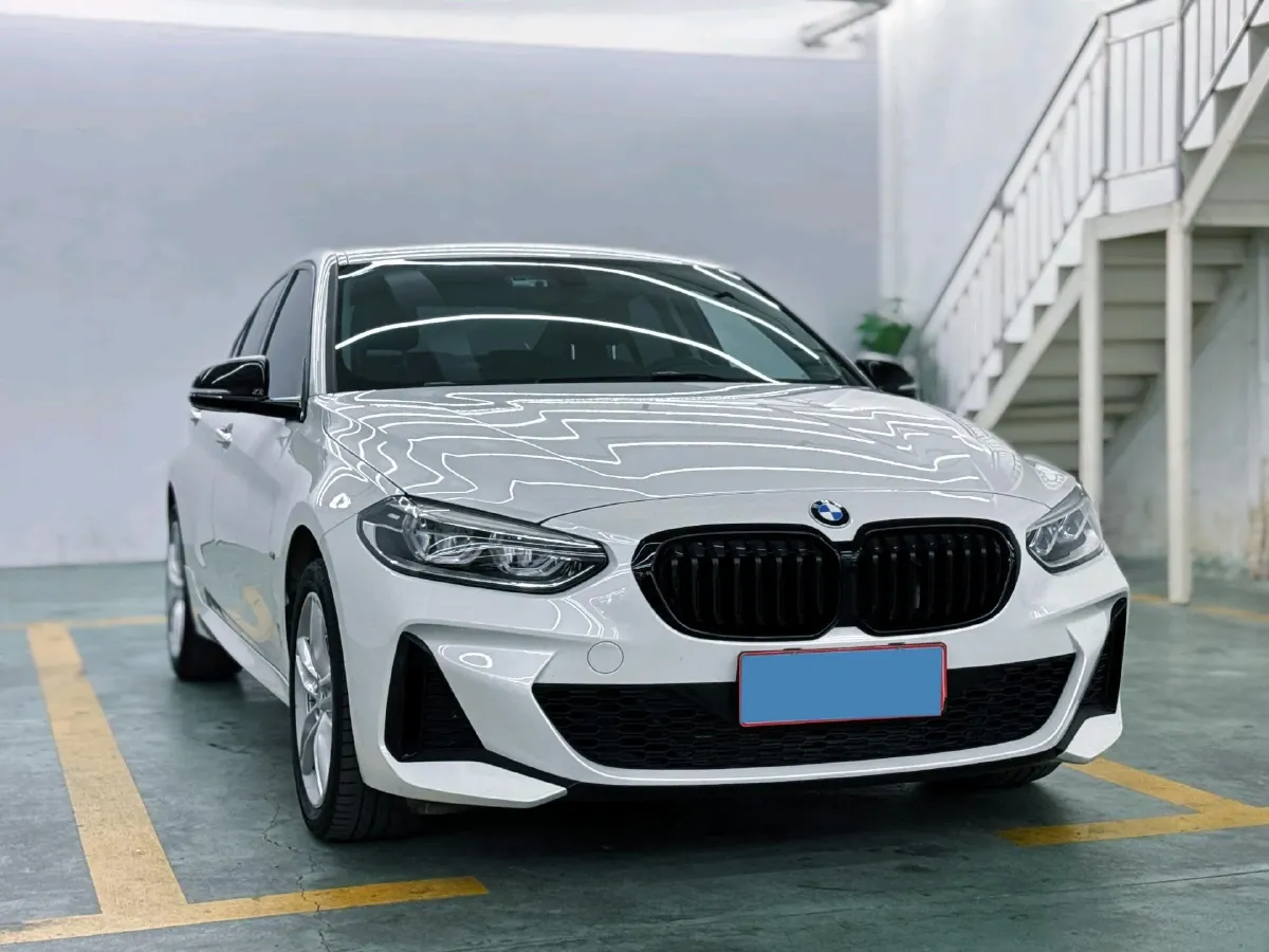2021 BMW 1 Series 1.5T 140HP L3 7DCT,autocango,china used car exporter,china ev exporter,chinese used car exporter,chinese used ev exporter
