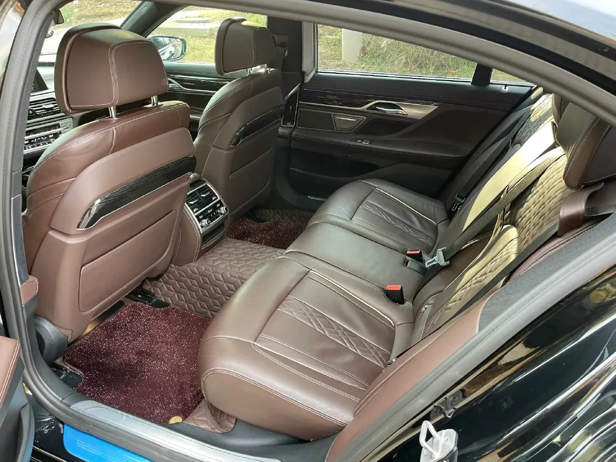 2019 BMW 7 Series 2.0T 265HP L4 8AT,autocango,china used car exporter,china ev exporter,chinese used car exporter,chinese used ev exporter