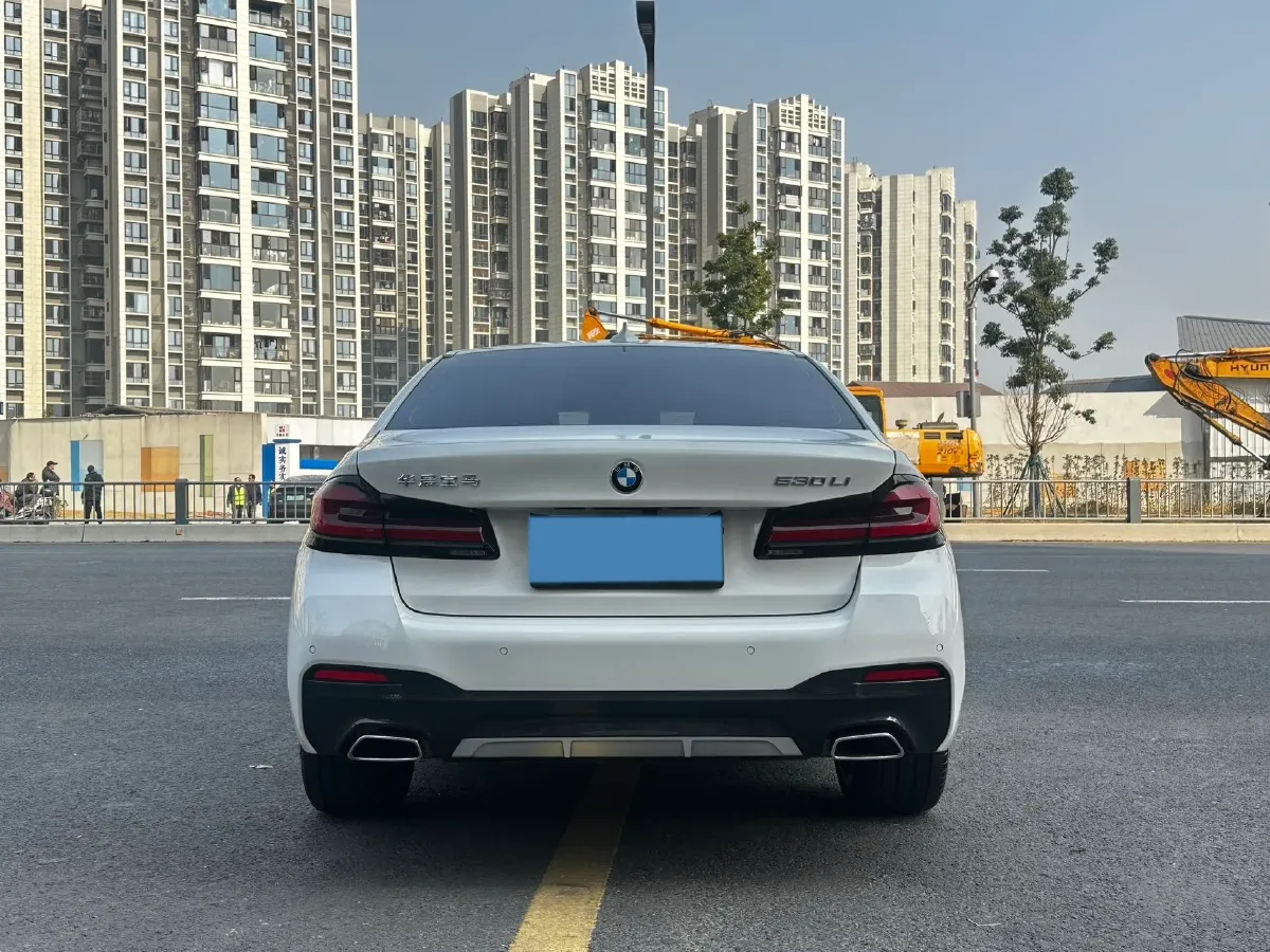 2021 BMW 5 Series 2.0T 252HP L4 8AT,autocango,china used car exporter,china ev exporter,chinese used car exporter,chinese used ev exporter