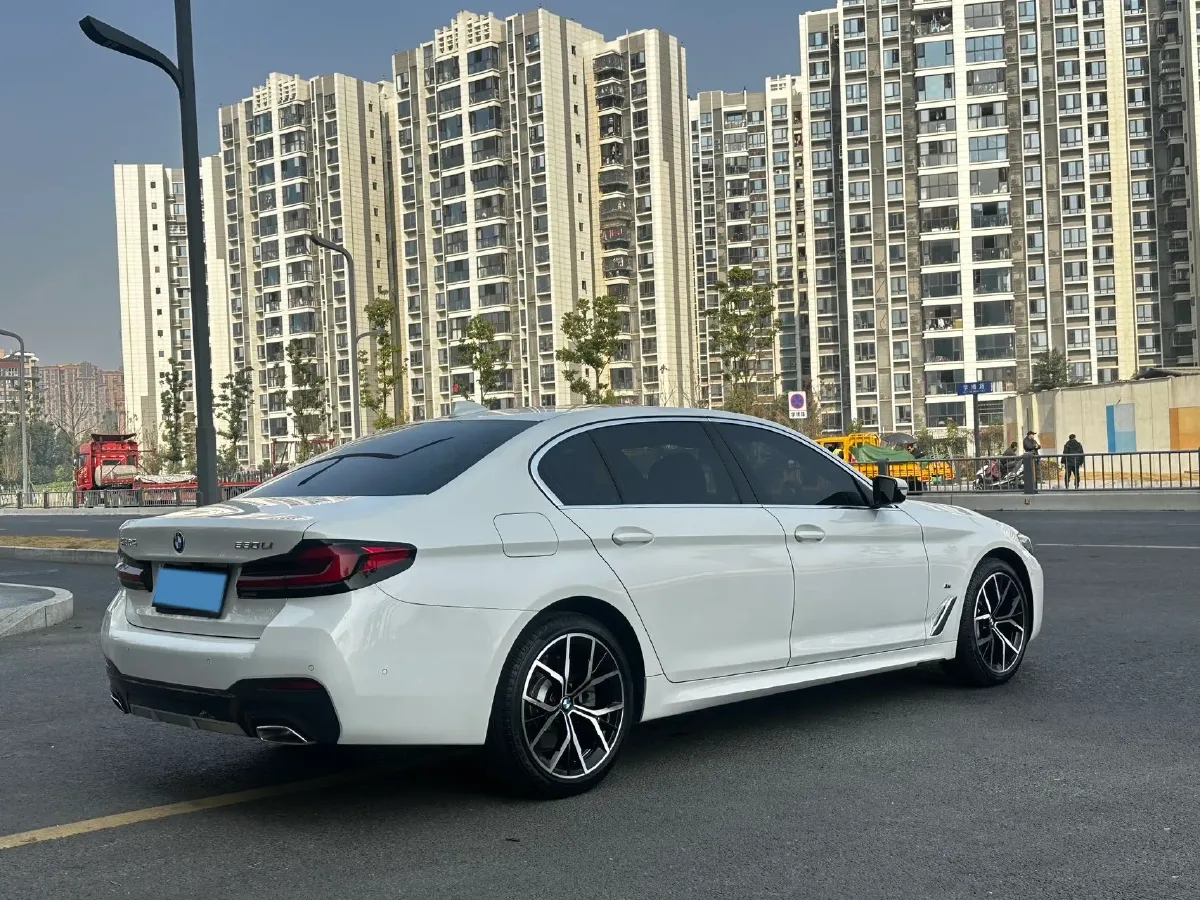 2021 BMW 5 Series 2.0T 252HP L4 8AT,autocango,china used car exporter,china ev exporter,chinese used car exporter,chinese used ev exporter