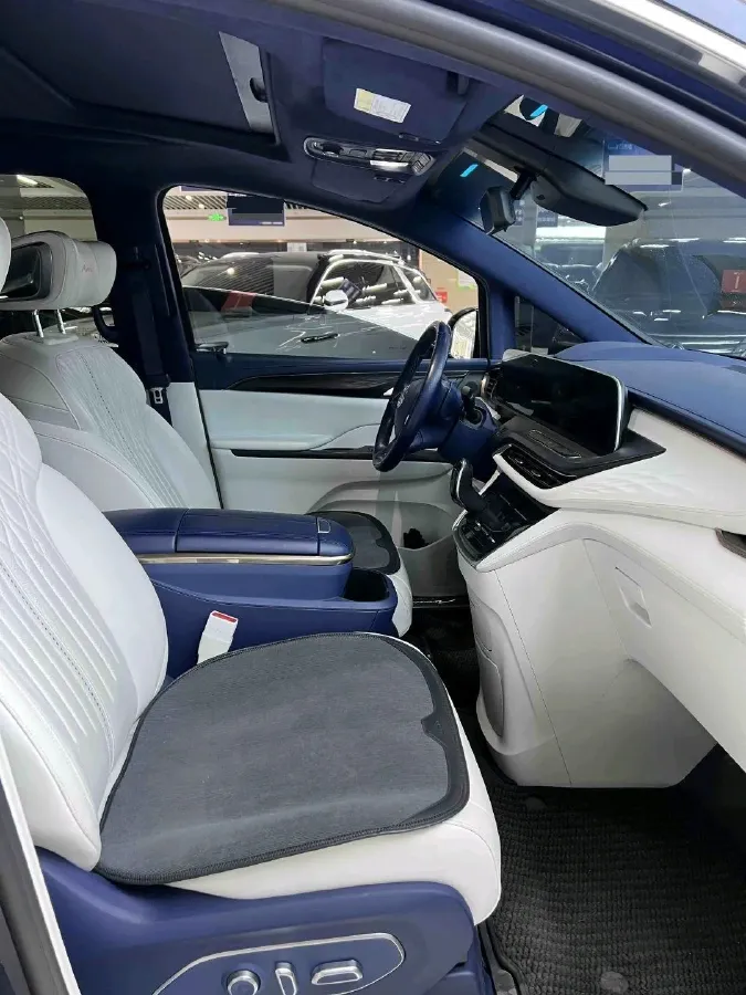 2020 Buick GL8 2.0T 237HP L4 9AT,autocango,china used car exporter,china ev exporter,chinese used car exporter,chinese used ev exporter