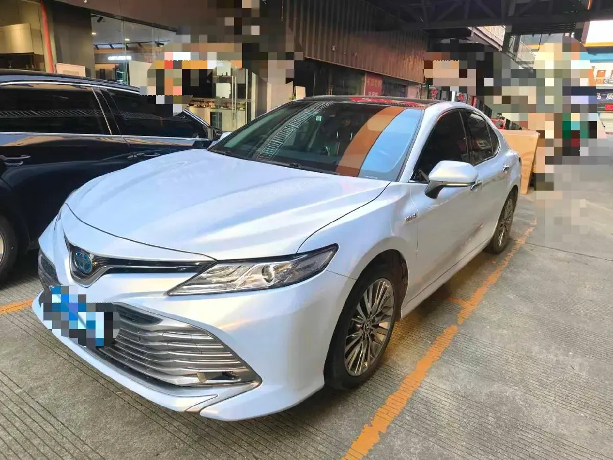 2019 Toyota Camry 2.5L 178HP L4 E-CVT Hybrid