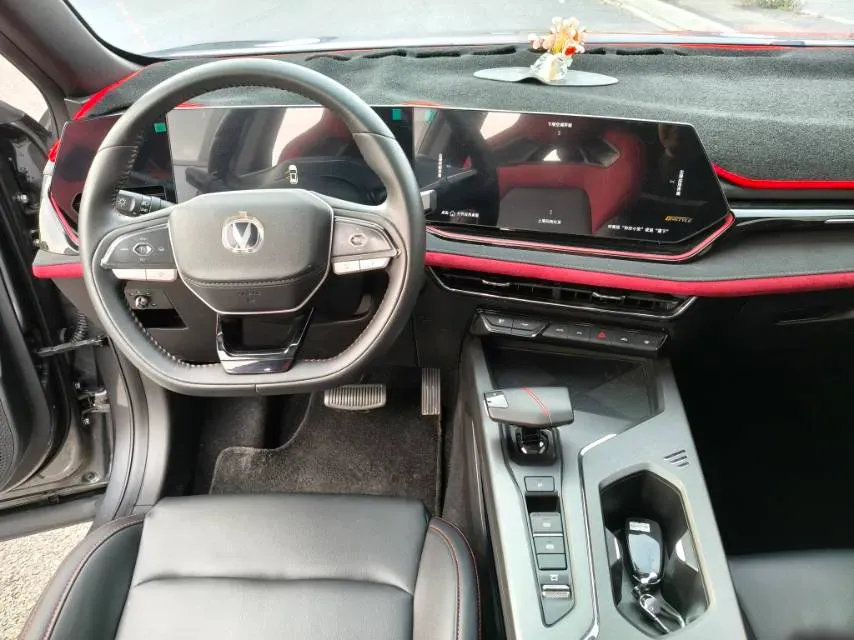 2024 ChangAn X5 PLUS 1.5T 188HP L4 7DCT,autocango,china used car exporter,china ev exporter,chinese used car exporter,chinese used ev exporter