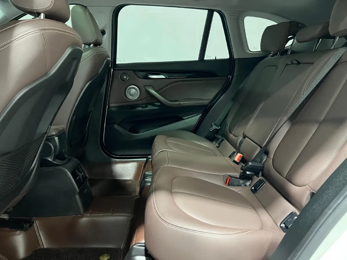 2021 BMW X1 2.0T 192HP L4 7DCT,autocango,china used car exporter,china ev exporter,chinese used car exporter,chinese used ev exporter