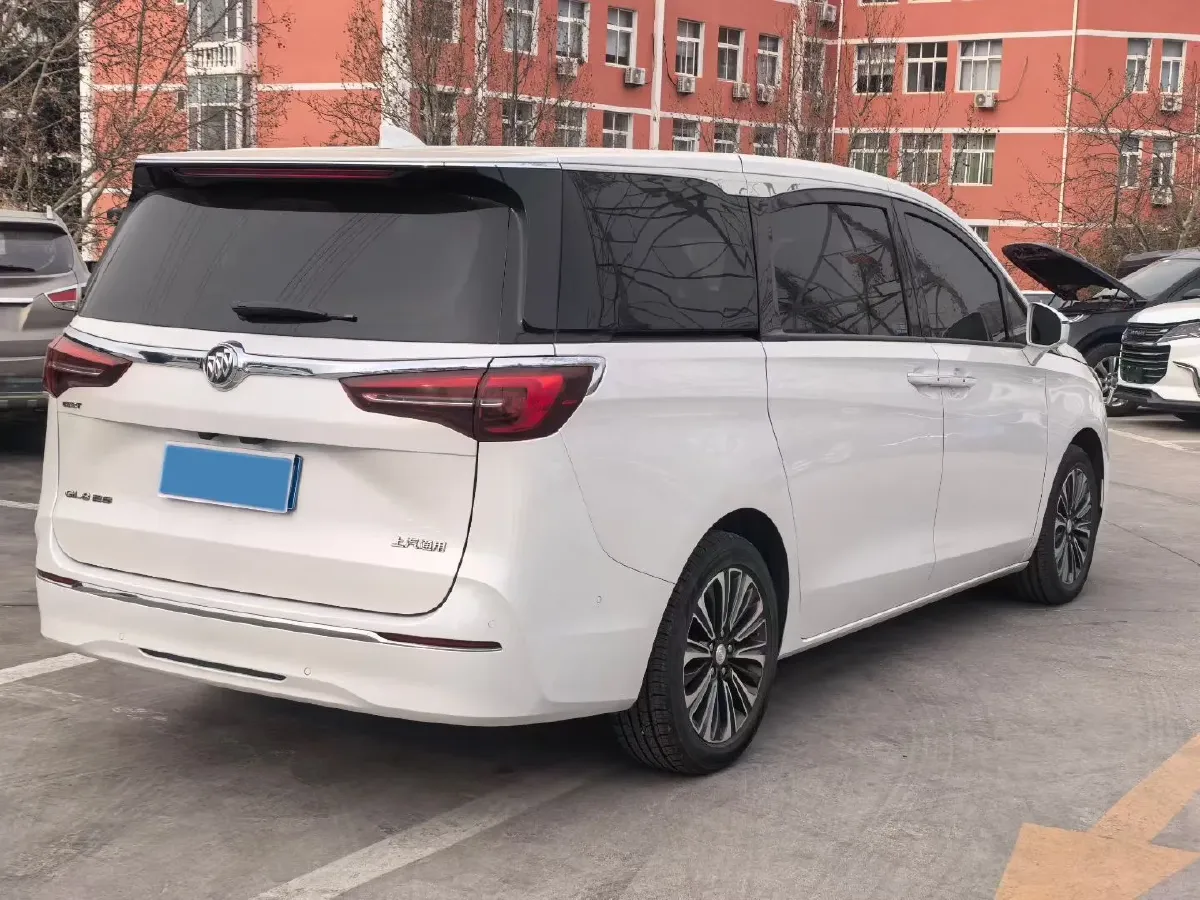 2022 Buick GL8 2.0T 237HP L4 9AT,autocango,china used car exporter,china ev exporter,chinese used car exporter,chinese used ev exporter