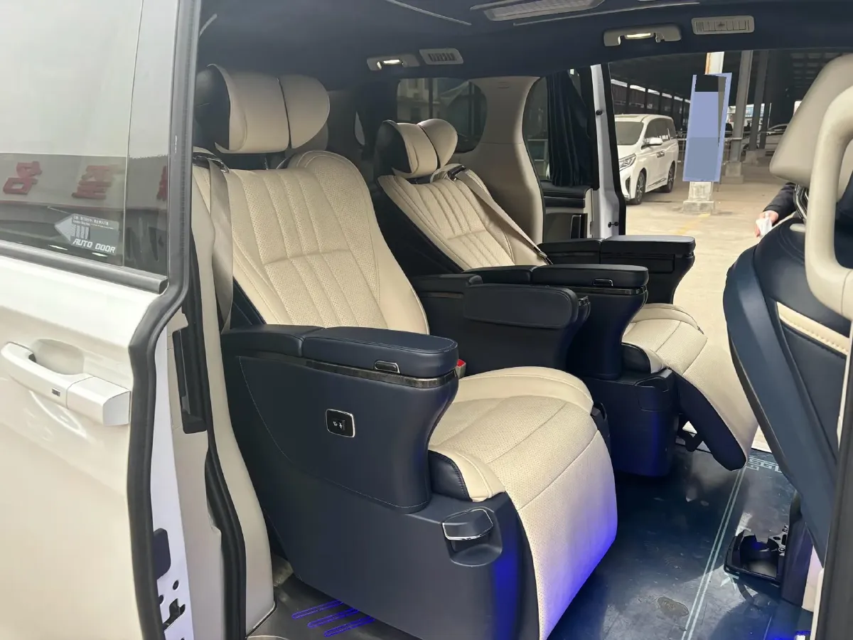 2022 Buick GL8 2.0T 237HP L4 9AT,autocango,china used car exporter,china ev exporter,chinese used car exporter,chinese used ev exporter