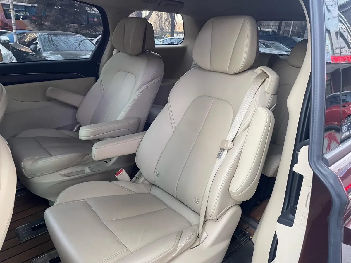 2022 Buick GL8 2.0T 237HP L4 9AT,autocango,china used car exporter,china ev exporter,chinese used car exporter,chinese used ev exporter