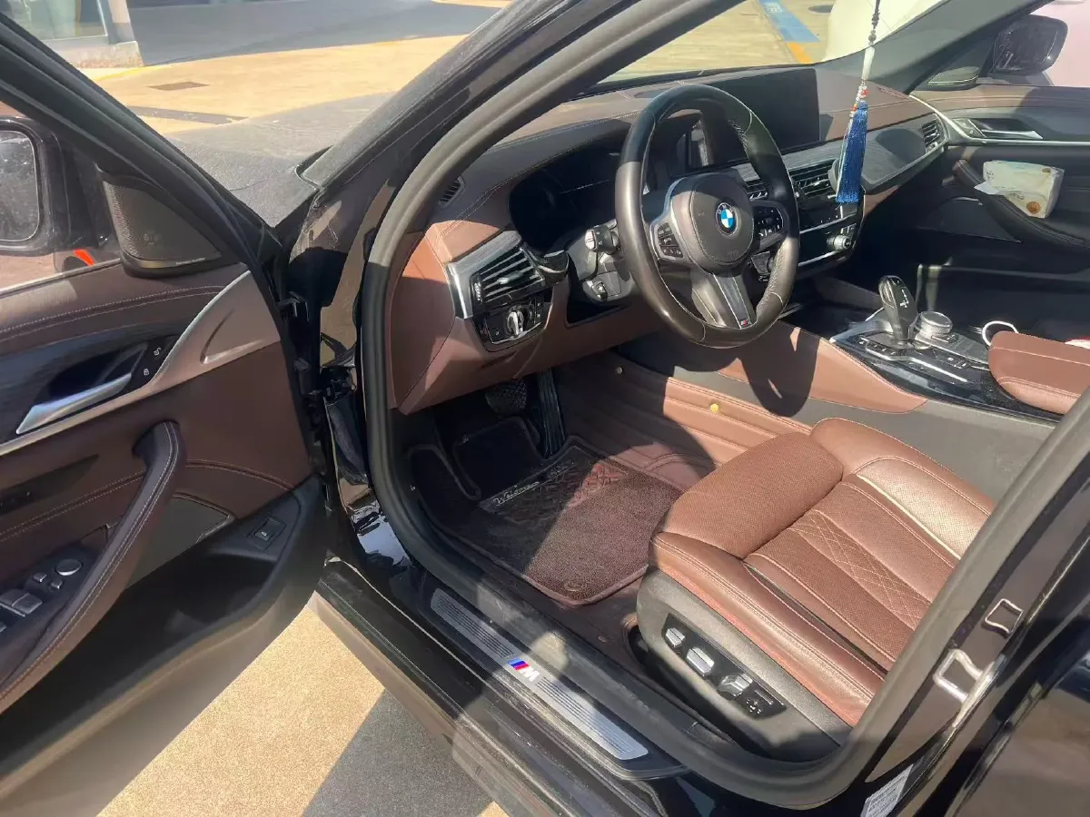 2021 BMW 5 Series 2.0T 252HP L4 8AT,autocango,china used car exporter,china ev exporter,chinese used car exporter,chinese used ev exporter