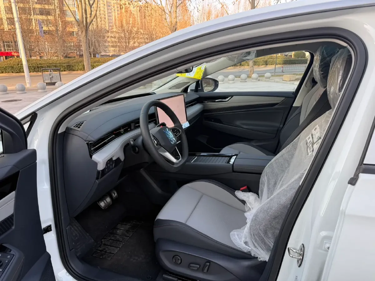 2024 Volkswagen ID.7 Vizzion BEV 84.8KWH,autocango,china used car exporter,china ev exporter,chinese used car exporter,chinese used ev exporter