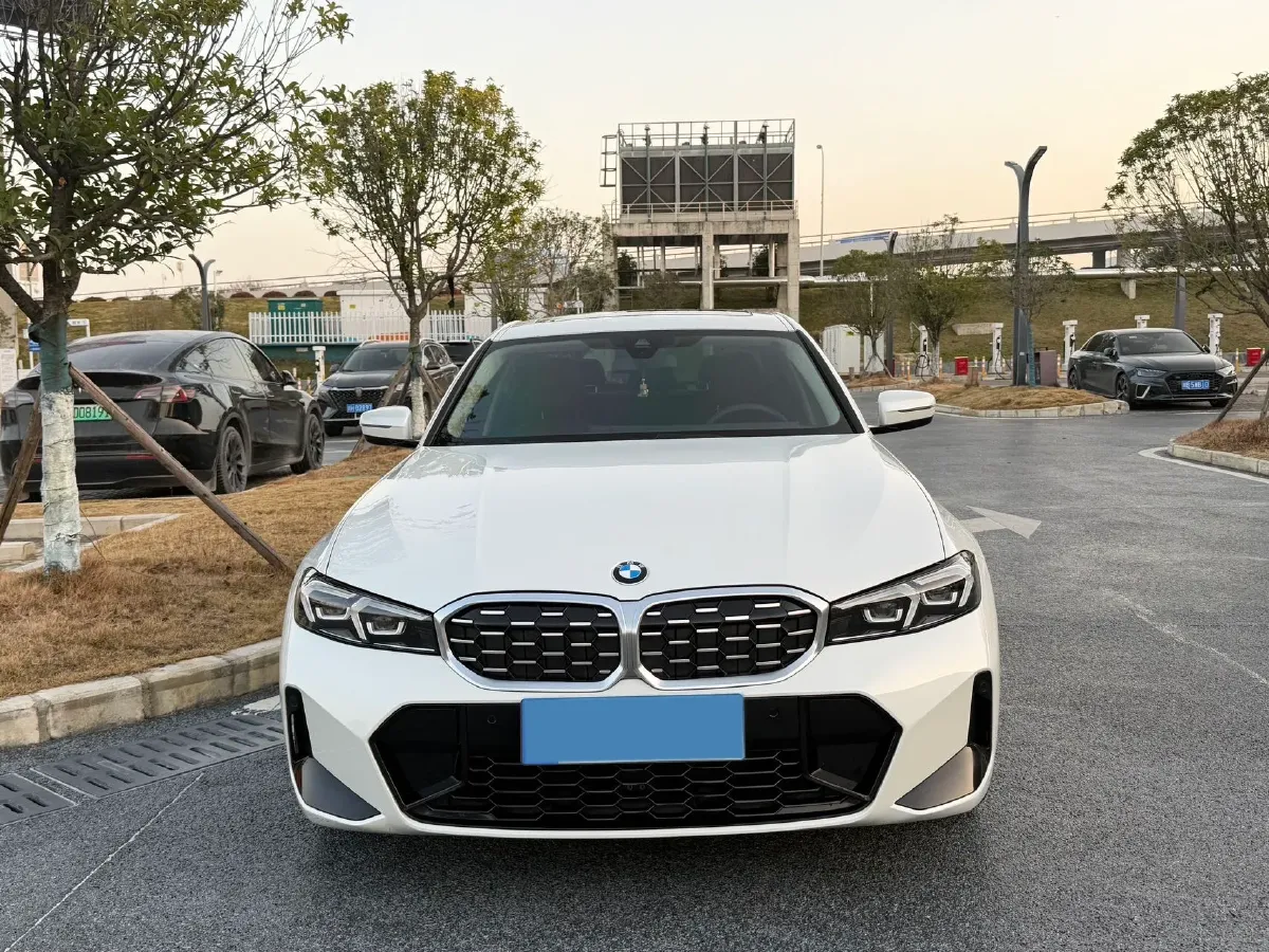 2023 BMW 3 Series 2.0T 184HP L4 8AT,autocango,china used car exporter,china ev exporter,chinese used car exporter,chinese used ev exporter