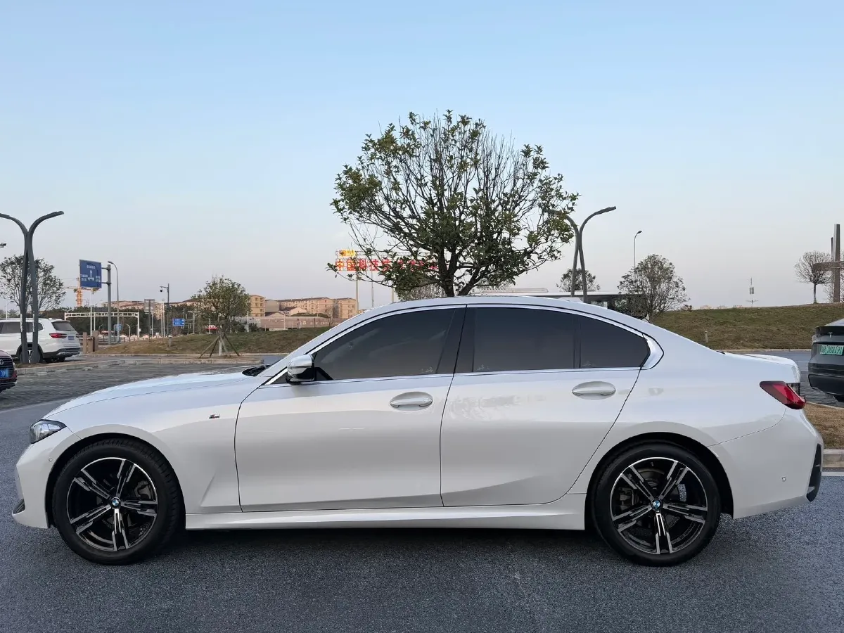 2023 BMW 3 Series 2.0T 184HP L4 8AT,autocango,china used car exporter,china ev exporter,chinese used car exporter,chinese used ev exporter