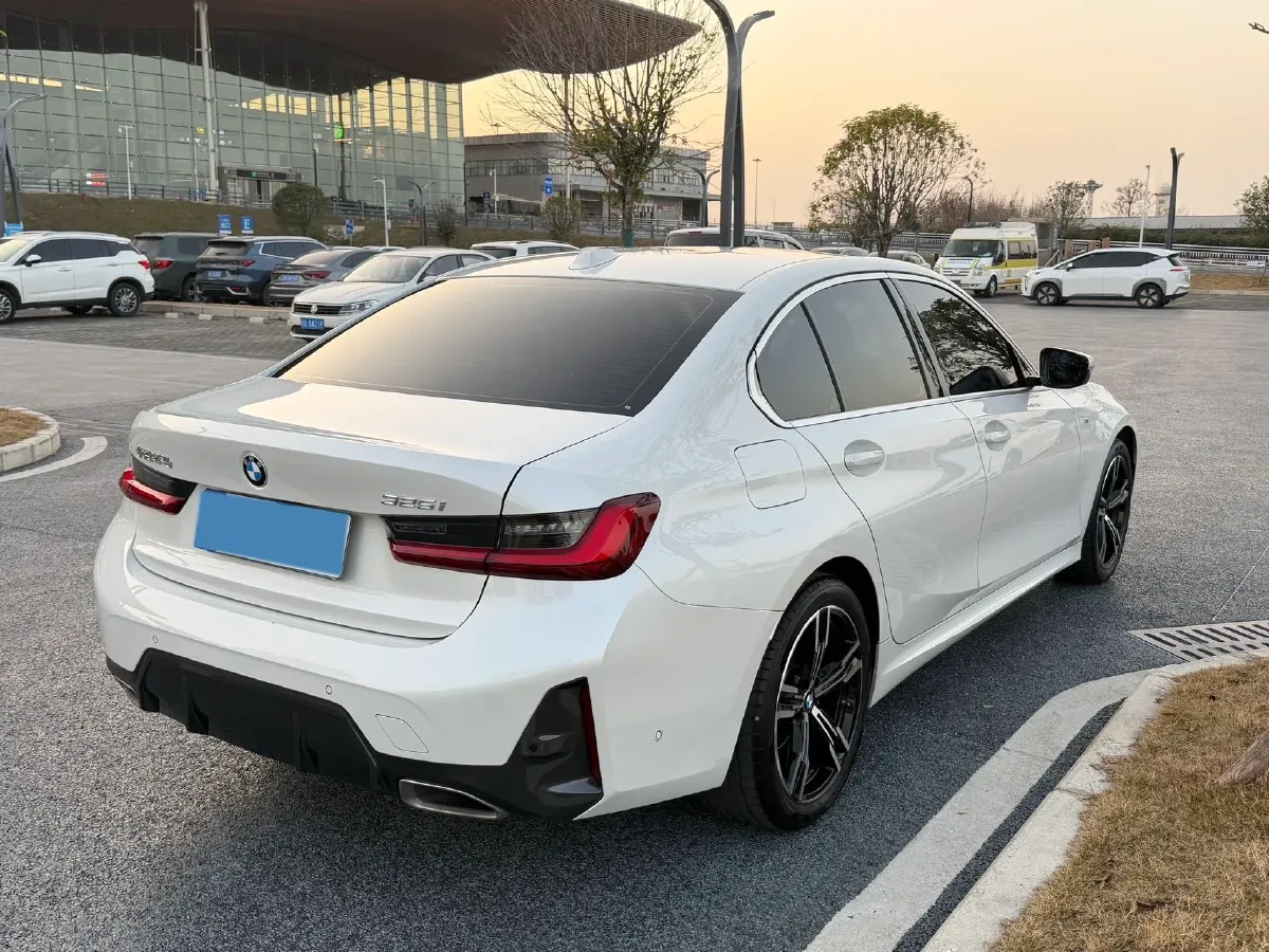2023 BMW 3 Series 2.0T 184HP L4 8AT,autocango,china used car exporter,china ev exporter,chinese used car exporter,chinese used ev exporter