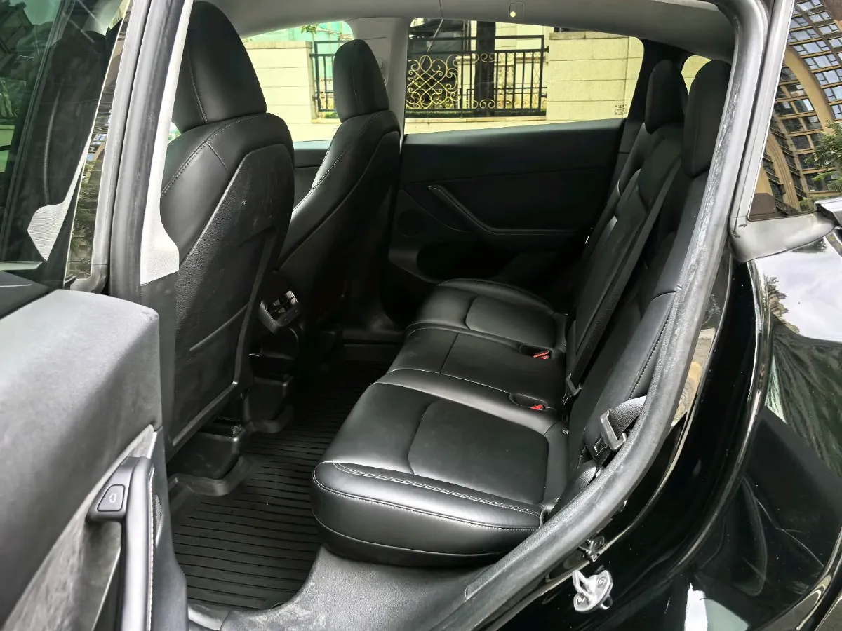 2022 Tesla Model Y BEV 60KWH,autocango,china used car exporter,china ev exporter,chinese used car exporter,chinese used ev exporter