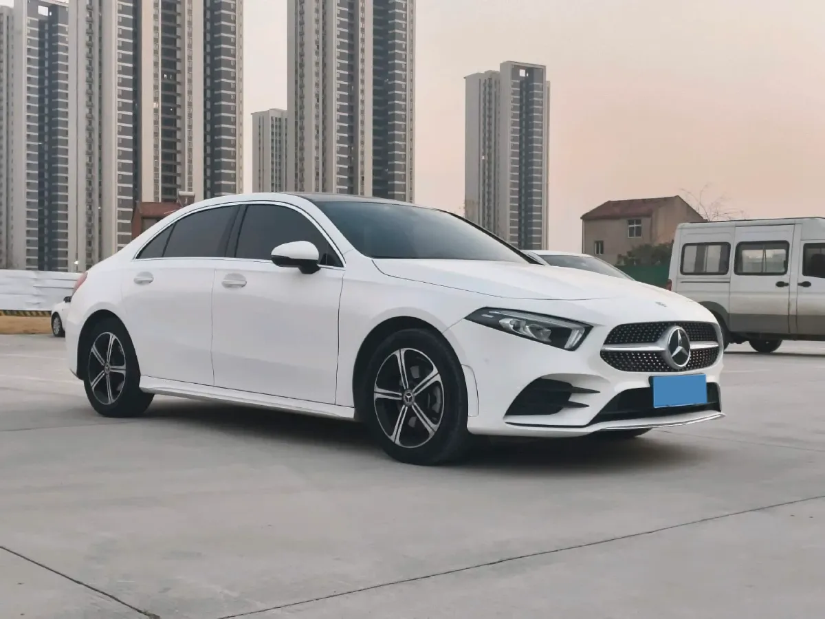 2022 Mercedes-Benz A Class 1.3T 163HP L4 7DCT,autocango,china used car exporter,china ev exporter,chinese used car exporter,chinese used ev exporter