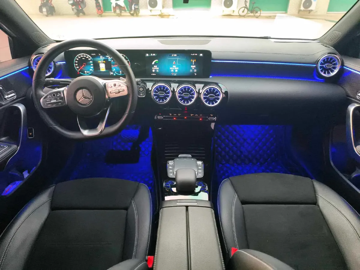 2022 Mercedes-Benz A Class 1.3T 163HP L4 7DCT,autocango,china used car exporter,china ev exporter,chinese used car exporter,chinese used ev exporter