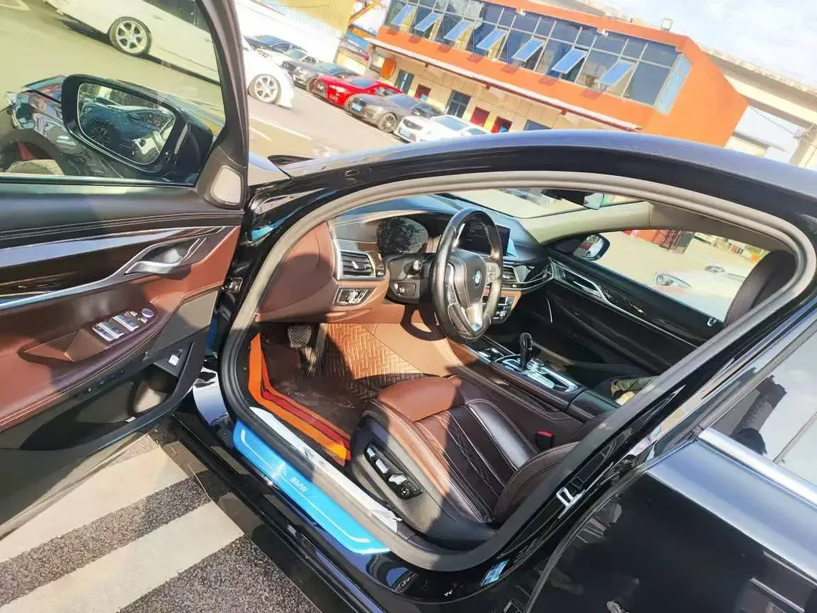 2019 BMW 7 Series 2.0T 265HP L4 8AT,autocango,china used car exporter,china ev exporter,chinese used car exporter,chinese used ev exporter