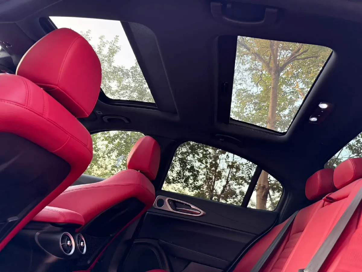 2023 Genesis GV70 2.5T 304HP L4 8AT,autocango,china used car exporter,china ev exporter,chinese used car exporter,chinese used ev exporter