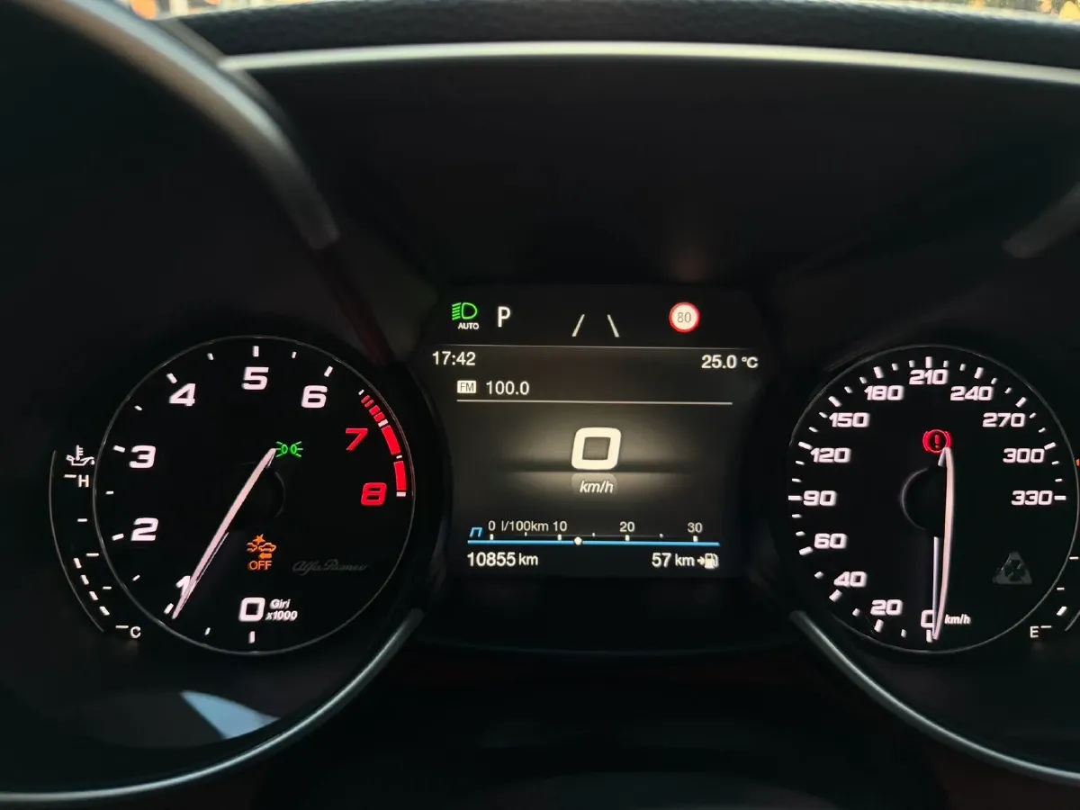 2023 Genesis GV70 2.5T 304HP L4 8AT,autocango,china used car exporter,china ev exporter,chinese used car exporter,chinese used ev exporter