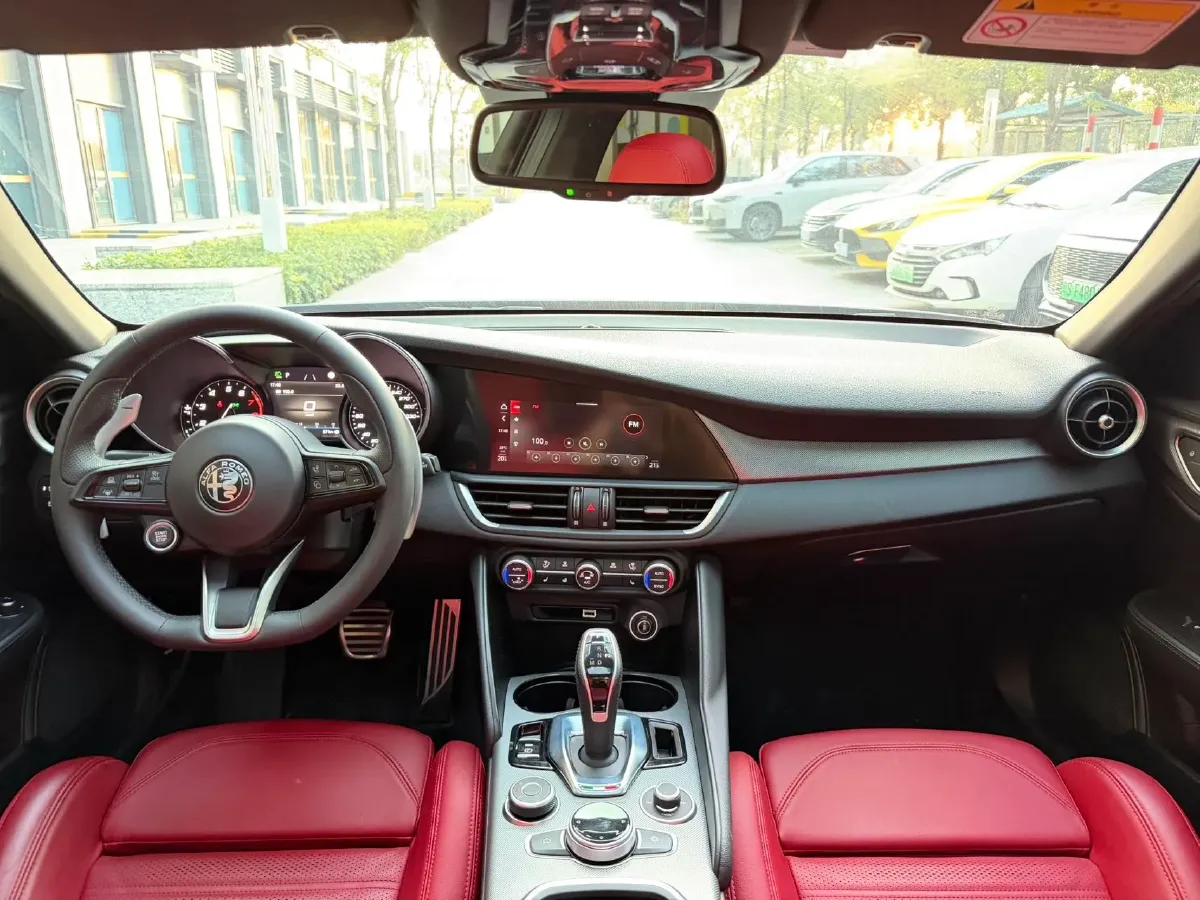 2023 Genesis GV70 2.5T 304HP L4 8AT,autocango,china used car exporter,china ev exporter,chinese used car exporter,chinese used ev exporter