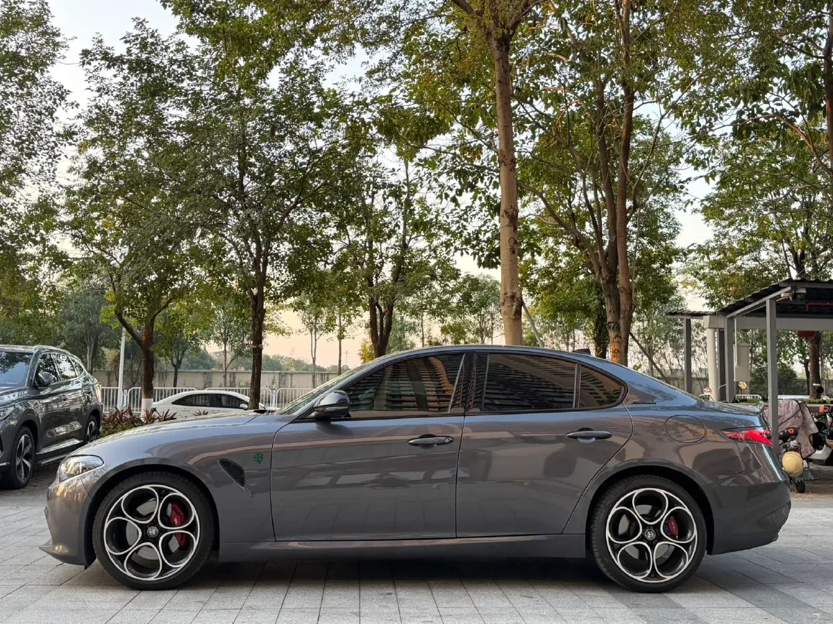 2023 Genesis GV70 2.5T 304HP L4 8AT,autocango,china used car exporter,china ev exporter,chinese used car exporter,chinese used ev exporter