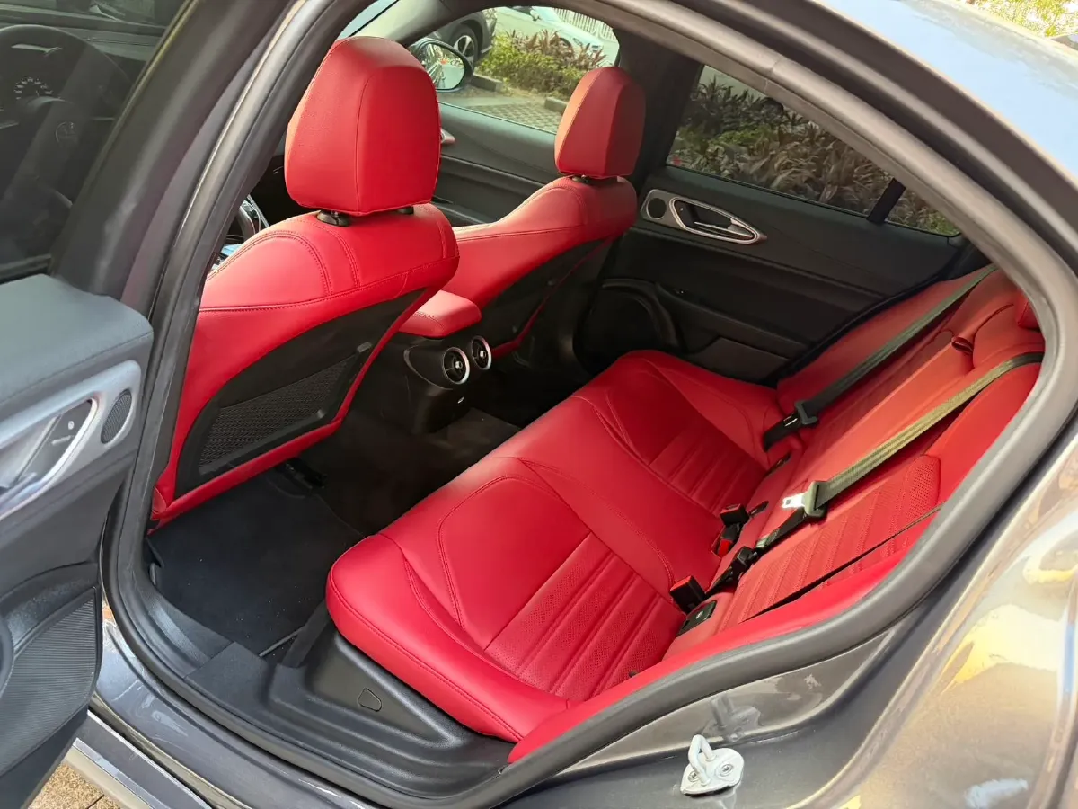 2023 Genesis GV70 2.5T 304HP L4 8AT,autocango,china used car exporter,china ev exporter,chinese used car exporter,chinese used ev exporter