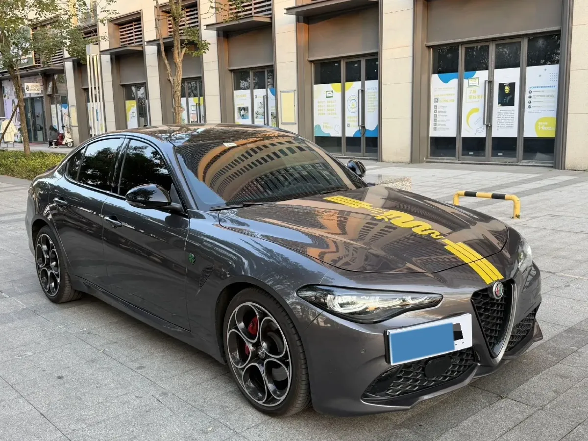 2023 Genesis GV70 2.5T 304HP L4 8AT,autocango,china used car exporter,china ev exporter,chinese used car exporter,chinese used ev exporter