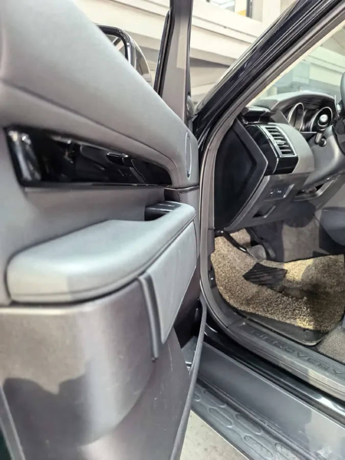 2019 Land Rover Discovery 3.0T 340HP V6 8AT,autocango,china used car exporter,china ev exporter,chinese used car exporter,chinese used ev exporter