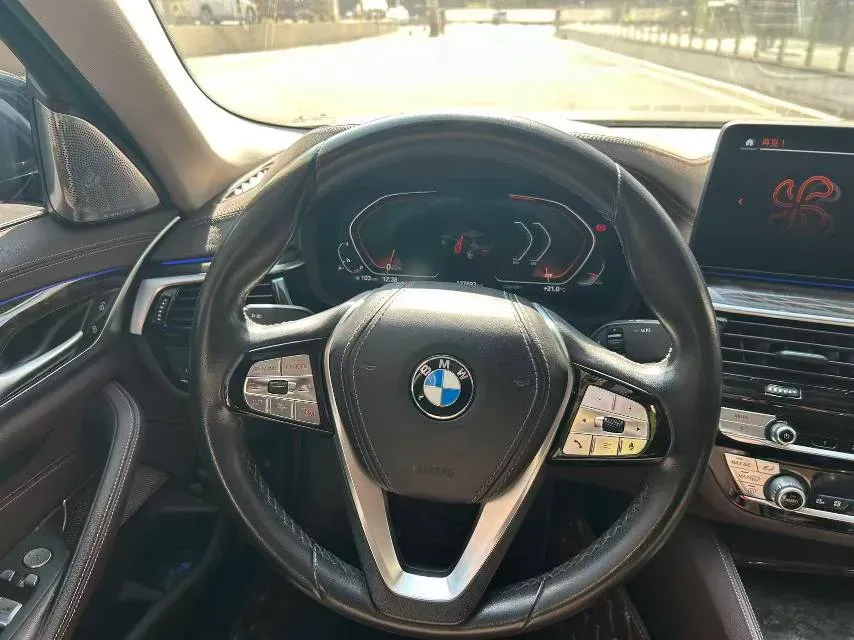 2021 BMW 5 Series 2.0T 184HP L4 8AT,autocango,china used car exporter,china ev exporter,chinese used car exporter,chinese used ev exporter