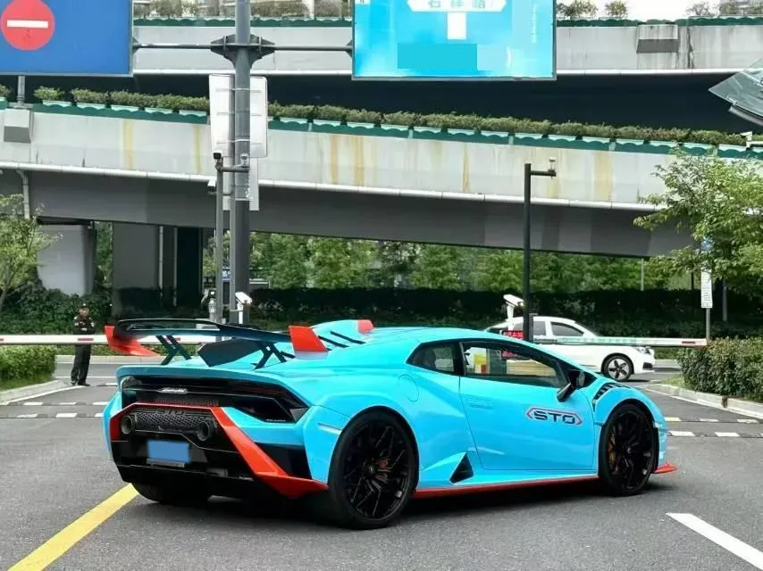 2021 Lamborghini Huracán 5.2L 640HP V10 7DCT,autocango,china used car exporter,china ev exporter,chinese used car exporter,chinese used ev exporter