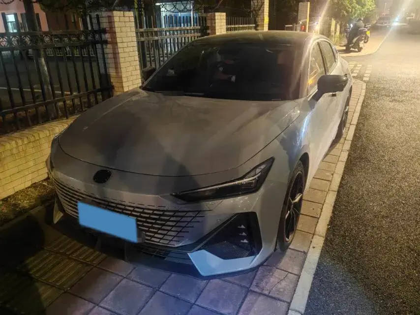 2022 ChangAn UNI-V 1.5T 188HP L4 7DCT