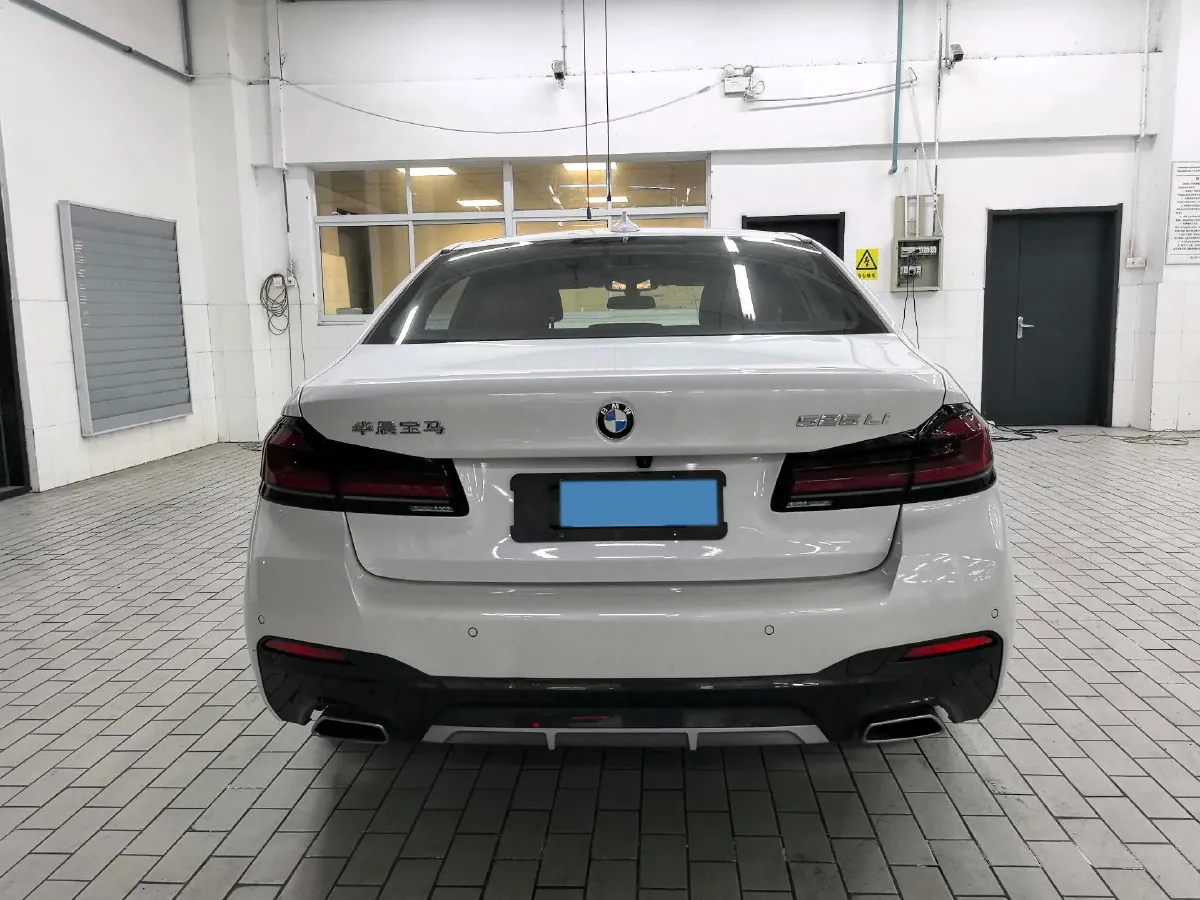2022 BMW 5 Series 2.0T 184HP L4 8AT,autocango,china used car exporter,china ev exporter,chinese used car exporter,chinese used ev exporter