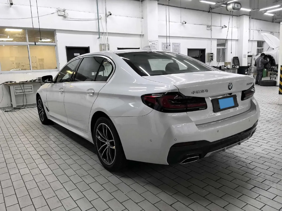 2022 BMW 5 Series 2.0T 184HP L4 8AT,autocango,china used car exporter,china ev exporter,chinese used car exporter,chinese used ev exporter
