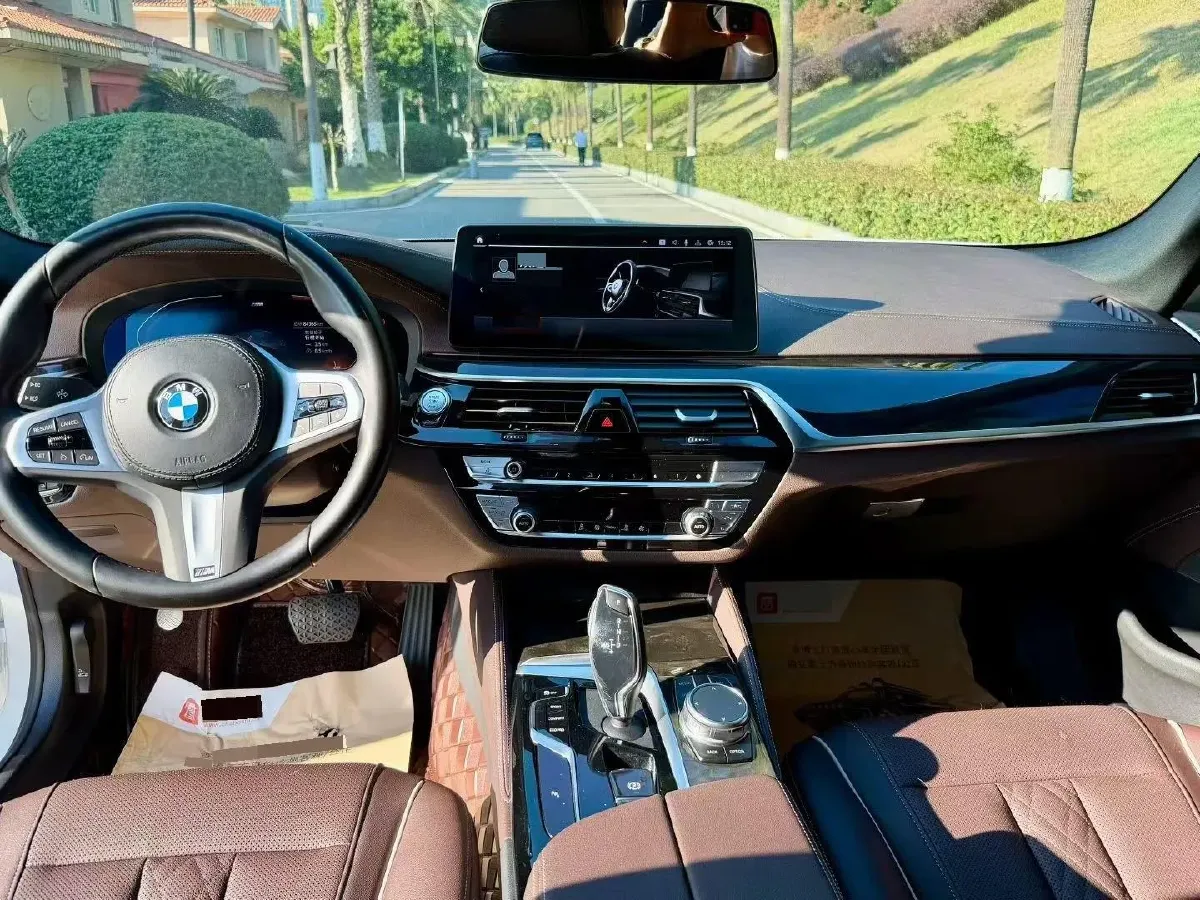 2022 BMW 5 Series 2.0T 184HP L4 8AT,autocango,china used car exporter,china ev exporter,chinese used car exporter,chinese used ev exporter