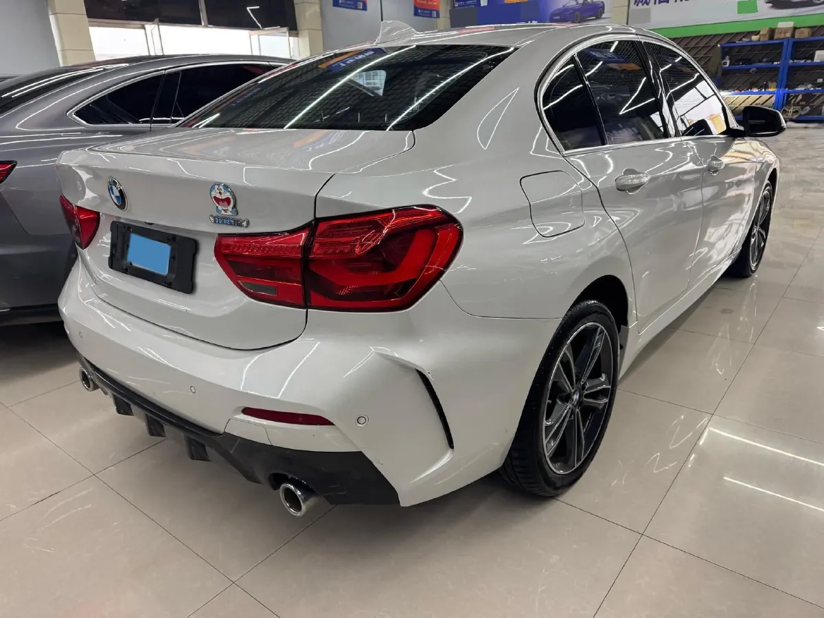 2021 BMW 1 Series 1.5T 140HP L3 7DCT,autocango,china used car exporter,china ev exporter,chinese used car exporter,chinese used ev exporter