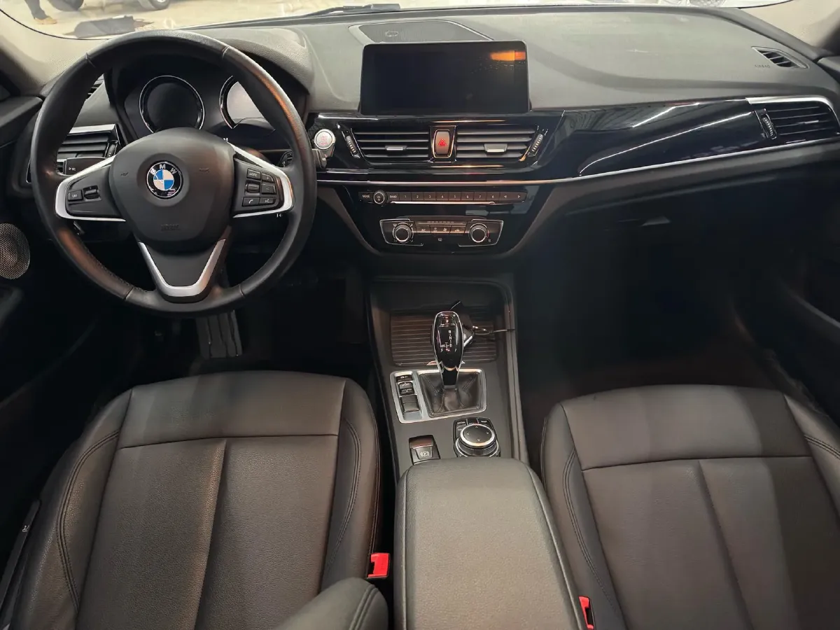 2021 BMW 1 Series 1.5T 140HP L3 7DCT,autocango,china used car exporter,china ev exporter,chinese used car exporter,chinese used ev exporter