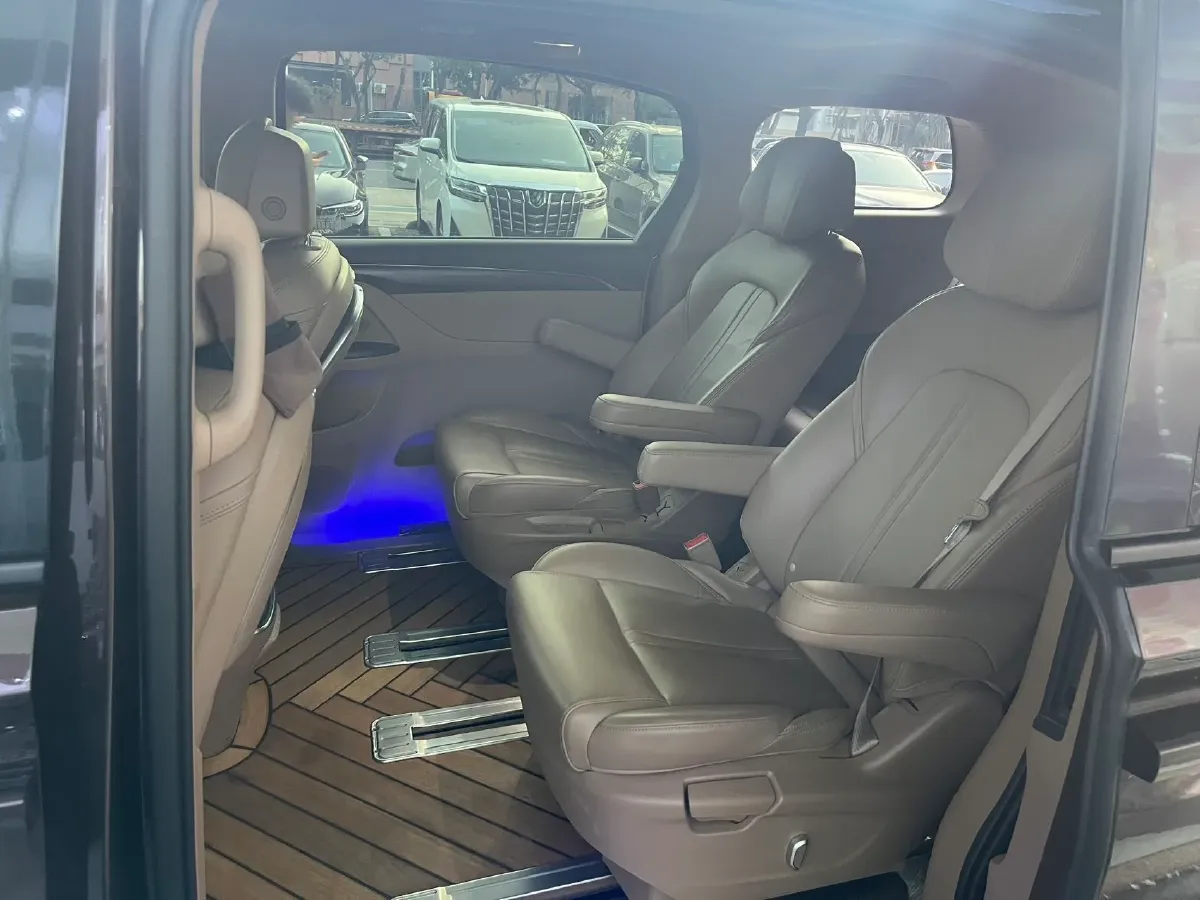 2020 Buick GL8 2.0T 237HP L4 9AT,autocango,china used car exporter,china ev exporter,chinese used car exporter,chinese used ev exporter